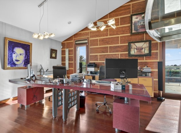 Resale - Villa * - Elche