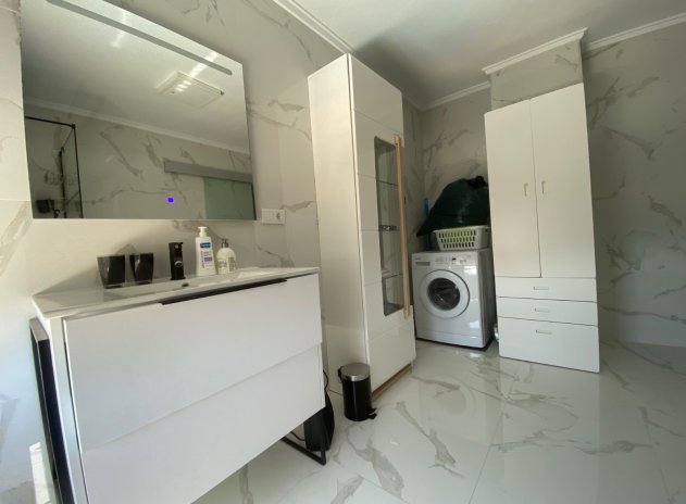 Resale - Apartment / Flat * - Torrevieja * - Punta Prima