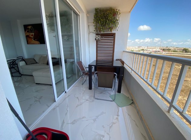 Resale - Apartment / Flat * - Torrevieja * - Punta Prima