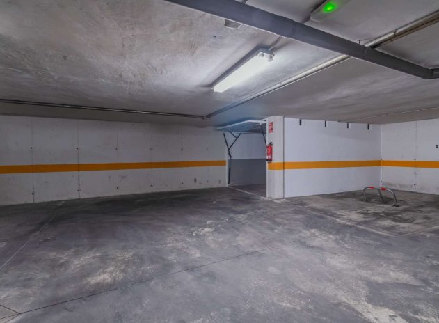 Herverkoop - Parkeerplaats / Garage - Torrevieja - Parque de las Naciones