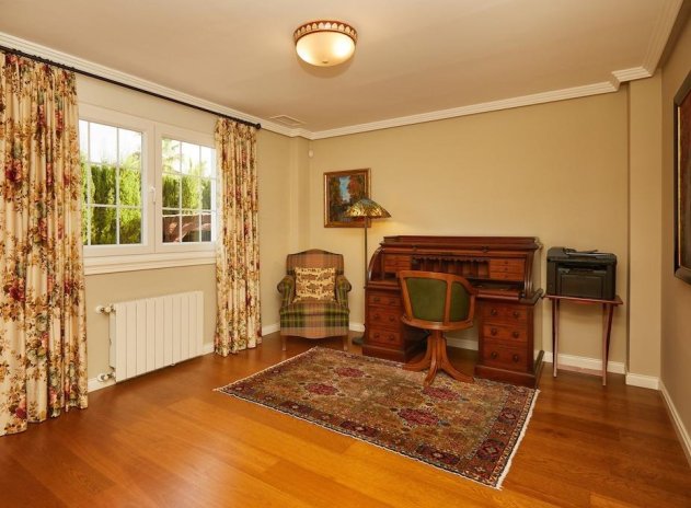 Resale - Villa * - Rojales * - Centro de la Ciudad Quesada