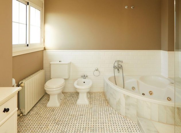 Resale - Villa * - Rojales * - Centro de la Ciudad Quesada