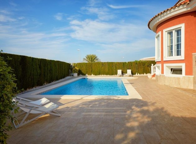 Resale - Villa * - Rojales * - Centro de la Ciudad Quesada