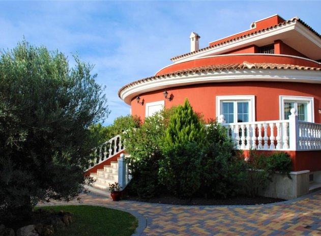 Resale - Villa * - Rojales * - Centro de la Ciudad Quesada