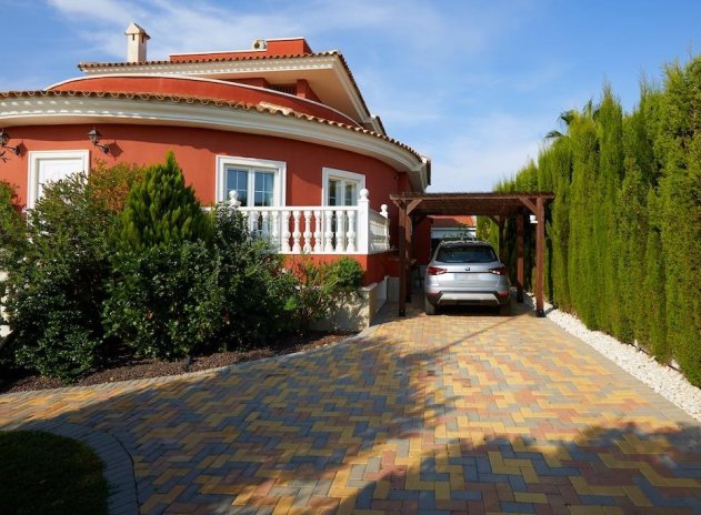 Resale - Villa * - Rojales * - Centro de la Ciudad Quesada