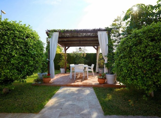 Resale - Villa * - Rojales * - Centro de la Ciudad Quesada