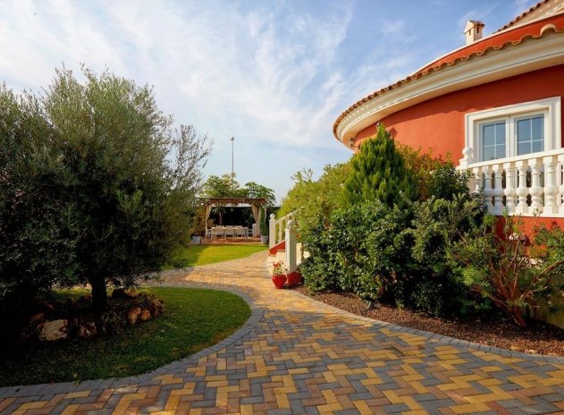 Resale - Villa * - Rojales * - Centro de la Ciudad Quesada