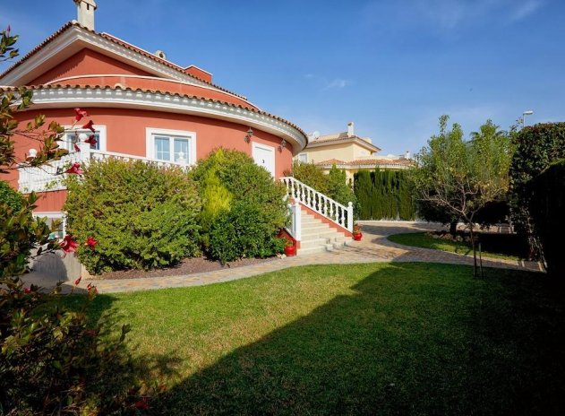 Resale - Villa * - Rojales * - Centro de la Ciudad Quesada