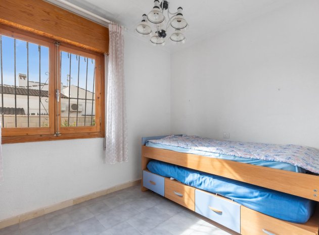 Resale - Villa * - Torrevieja * - El chaparral *