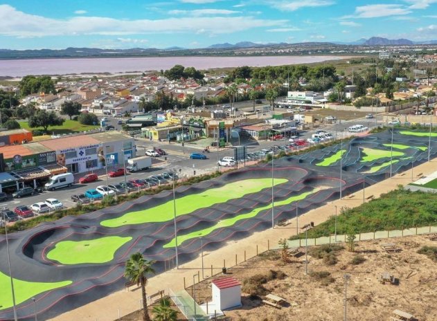 Resale - Villa * - Torrevieja * - El chaparral *