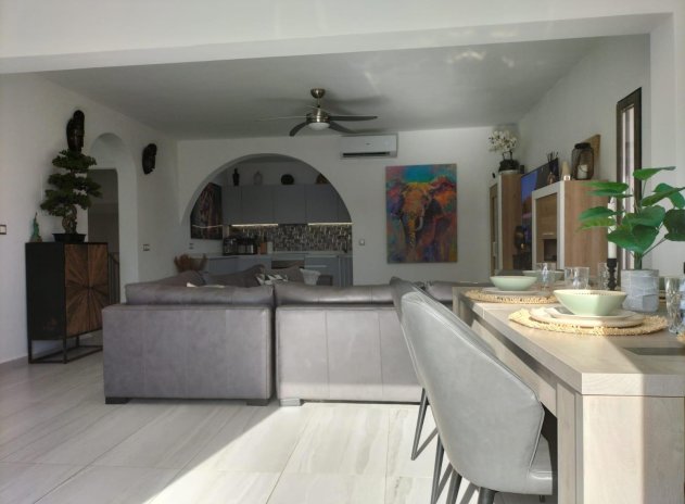 Resale - Villa * - Rojales * - Centro de la Ciudad Quesada