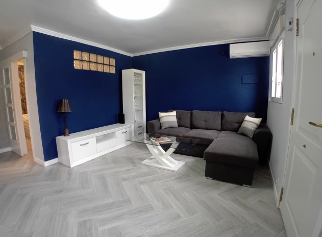 Reventa - Casa adosada - La Torreta - Torrevieja