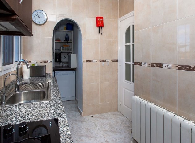 Resale - Villa * - Rojales *