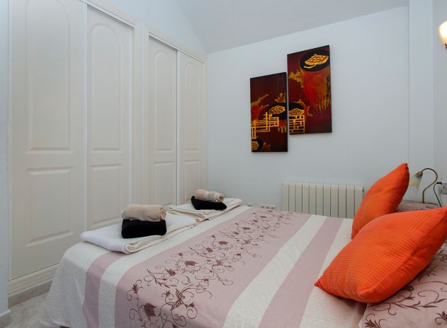 Resale - Villa * - Rojales *