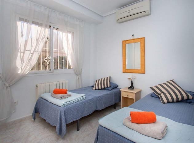 Resale - Villa * - Rojales *