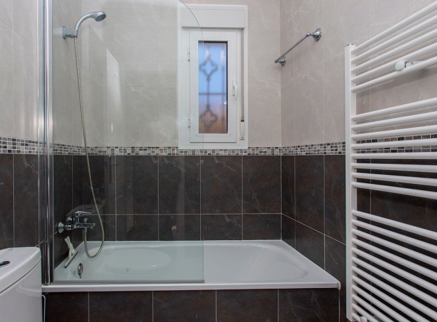 Resale - Villa * - Rojales *