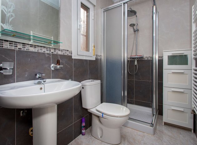 Resale - Villa * - Rojales *