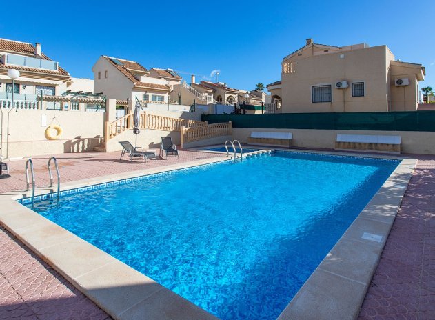 Resale - Villa * - Rojales *