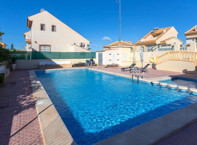 Resale - Villa * - Rojales *