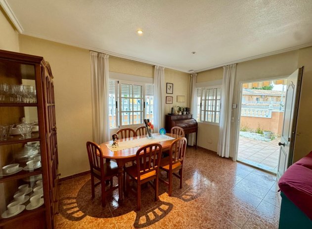 Resale - Villa * - Torrevieja * - Los Balcones *