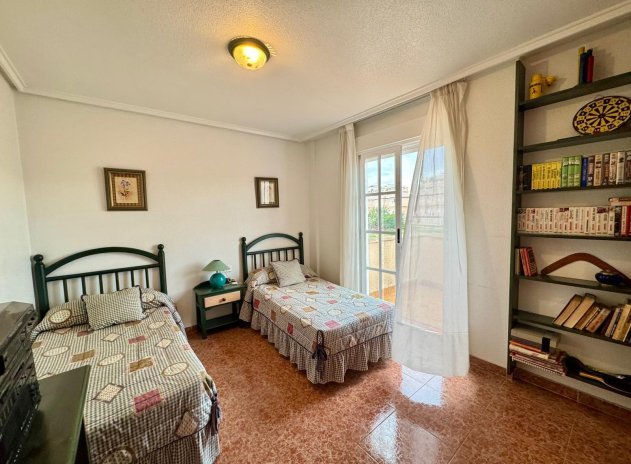 Resale - Villa * - Torrevieja * - Los Balcones *