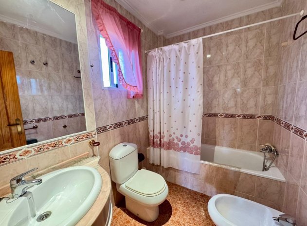 Resale - Villa * - Torrevieja * - Los Balcones *