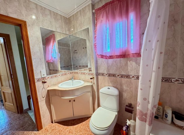 Resale - Villa * - Torrevieja * - Los Balcones *