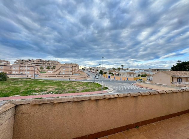 Resale - Villa * - Torrevieja * - Los Balcones *