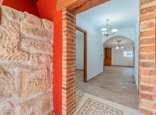 Resale - Villa * - Torrevieja * - Los Altos *