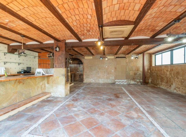 Resale - Villa * - Torrevieja * - Los Altos *