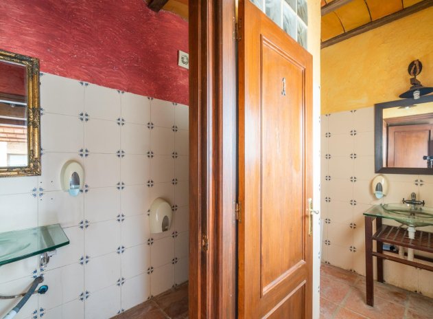 Resale - Villa * - Torrevieja * - Los Altos *