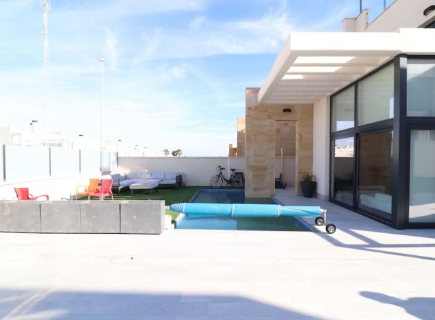 Resale - Villa * - Orihuela Costa * - Lomas de Cabo Roig *