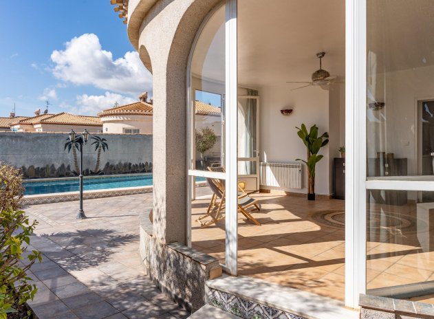 Reventa - Villa - Orihuela Costa - Playa Flamenca