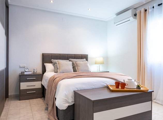 Reventa - Villa - Orihuela Costa - Playa Flamenca