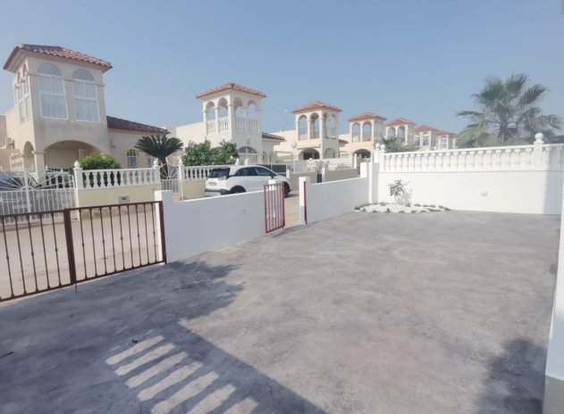 Resale - Villa * - Algorfa * - Lo Crispin