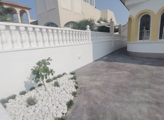 Resale - Villa * - Algorfa * - Lo Crispin