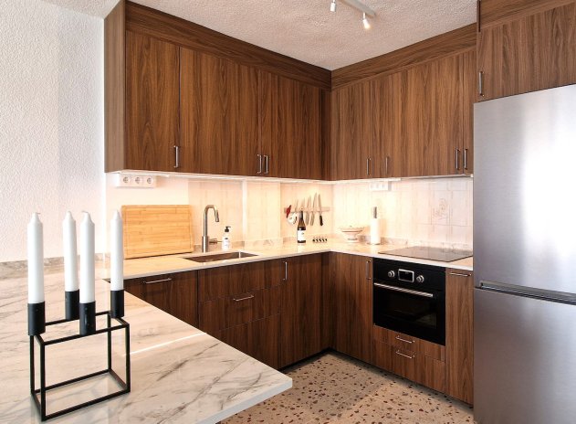 Resale - Apartment / Flat * - Torrevieja *