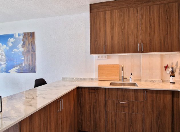 Resale - Apartment / Flat * - Torrevieja *