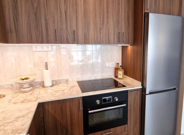 Resale - Apartment / Flat * - Torrevieja *