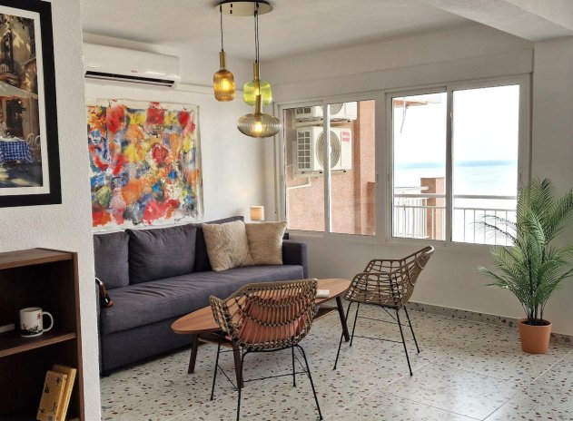 Resale - Apartment / Flat * - Torrevieja *