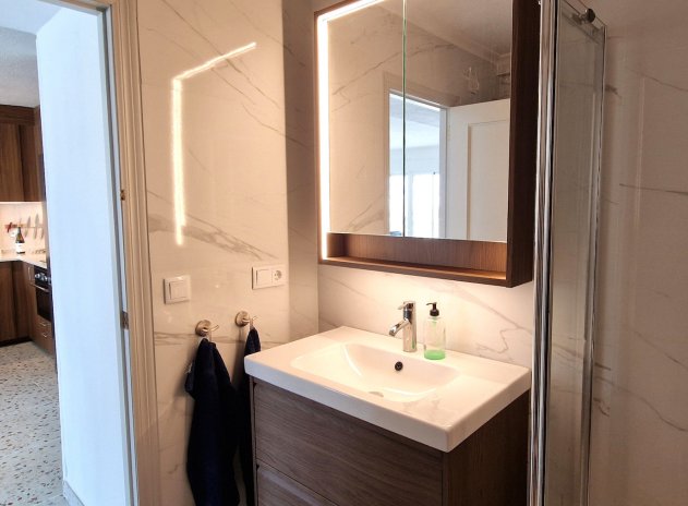 Resale - Apartment / Flat * - Torrevieja *