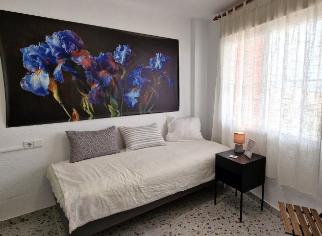 Resale - Apartment / Flat * - Torrevieja *