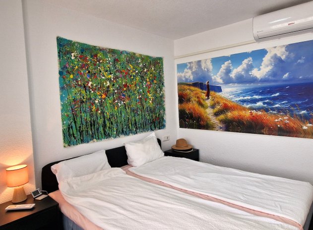 Resale - Apartment / Flat * - Torrevieja *