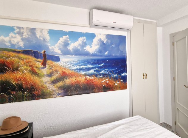 Resale - Apartment / Flat * - Torrevieja *