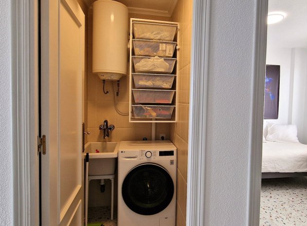 Resale - Apartment / Flat * - Torrevieja *