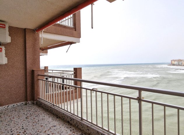 Resale - Apartment / Flat * - Torrevieja *