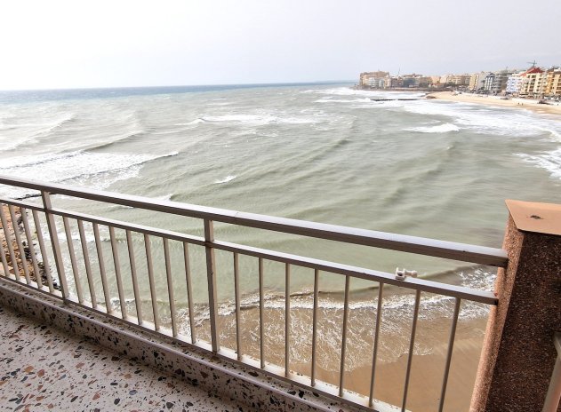 Resale - Apartment / Flat * - Torrevieja *