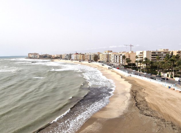 Resale - Apartment / Flat * - Torrevieja *