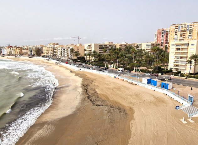 Resale - Apartment / Flat * - Torrevieja *