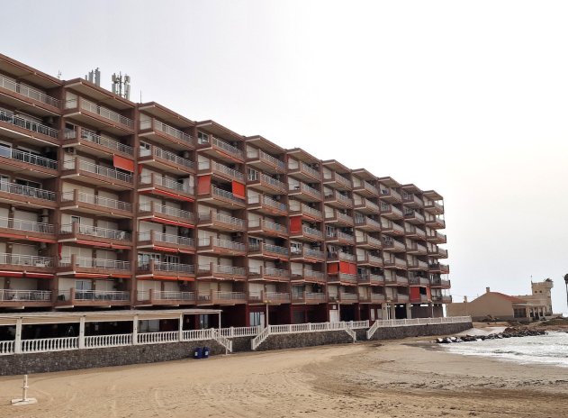 Resale - Apartment / Flat * - Torrevieja *